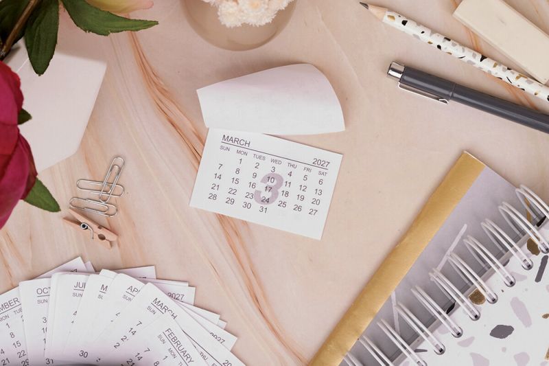 Create Christmas 2027 Calendar Tabs (10pcs)